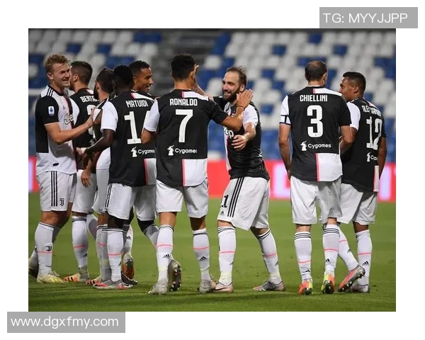 尤文图斯足球明星卡队盒推荐 强力阵容与经典瞬间完美融合 尤文图斯足球明星卡队盒推荐 强力阵容与经典瞬间完美融合