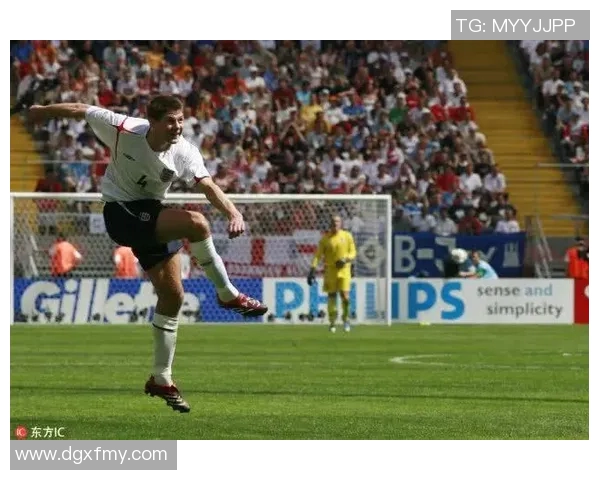 足球明星画作集：呈现绿茵场上的经典瞬间与人物风采